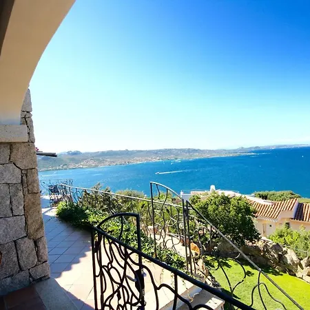 Pretty Lola In Sardinian Villa *