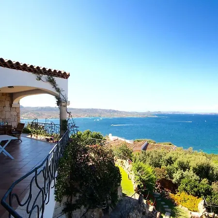 Pretty Lola In Sardinian Villa Arzachena